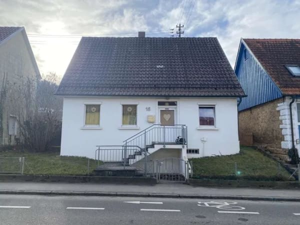 Immobilie in Bad Boll - Provisionsfrei: Kleines Einfamilienhaus mit Garten und Ausbaupotenzial - Bild 0