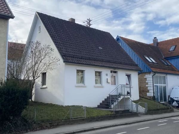 Immobilie in Bad Boll - Provisionsfrei: Kleines Einfamilienhaus mit Garten und Ausbaupotenzial - Bild 1