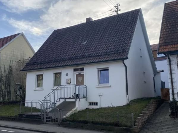 Immobilie in Bad Boll - Provisionsfrei: Kleines Einfamilienhaus mit Garten und Ausbaupotenzial - Bild 2