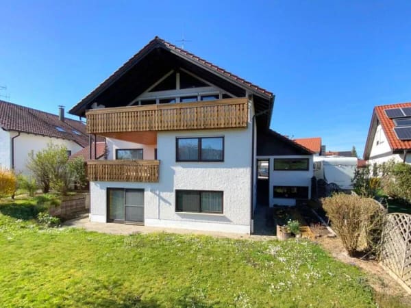 Immobilie in Berglen - Imposantes 2-Fam.-Haus mit Einliegerwohnung, 2 Garagen, Garten und überwältigender Aussicht - Bild 1