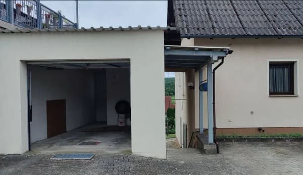 Immobilie in Schonungen - Großzügiges Zweifamilienhaus mit Einliegerwohnung, großem Garten und zahlreichen Modernisierungen in Schonungen-Abersfeld - Bild 1
