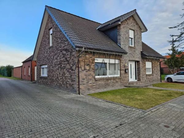 Immobilie in Papenburg - Modernisiertes Einfamilienhaus in wundervoller Lage von Papenburg - Bild 1