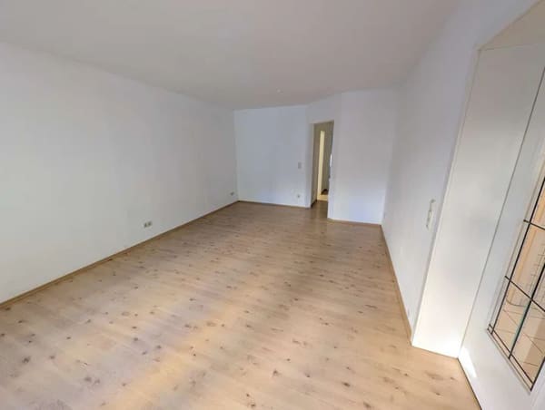 Immobilie in Kumhausen - 2-Zimmer EG-Wohnung mit Garten in gepflegter Wohnanlage im Grünen - Bild 2