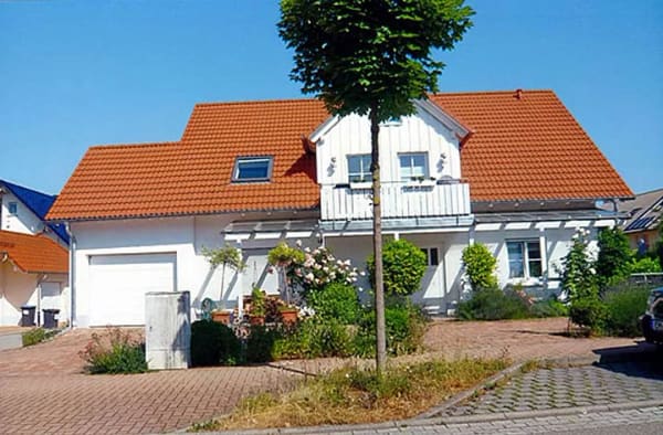 Immobilie in Ehrenkirchen - Großzügiges 2-3 Familienhaus im "Landhausstil" - Bild 0