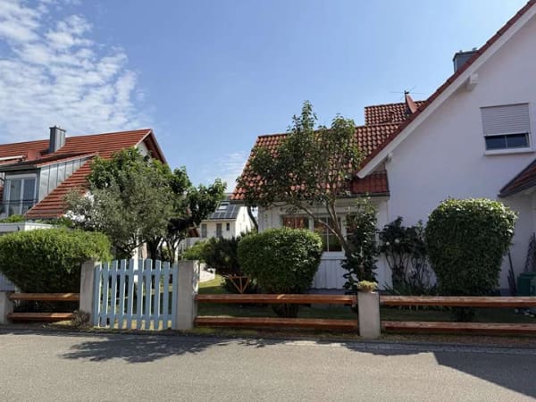 Immobilie in Ehrenkirchen - Großzügiges 2-3 Familienhaus im "Landhausstil" - Bild 1