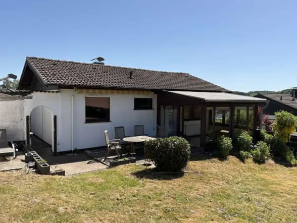 Immobilie in Meinerzhagen - VR Immo: Idyllisch gelegenes Ferienhaus an der Listertalsperre - perfekt für Ihre Auszeit - Bild 3