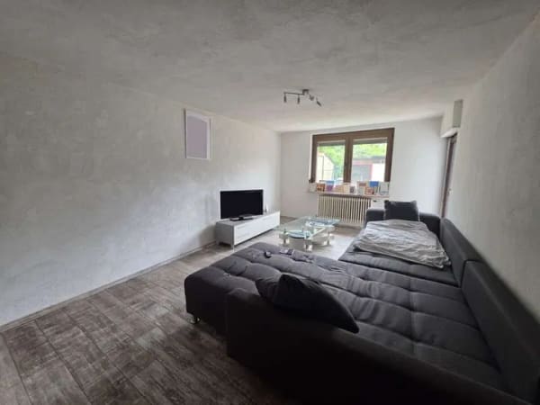Immobilie in Saarbrücken - Komplett frei werdendes Zweifamilienhaus für Selbstnutzer und Vermieter mit Garten und einer Garage - Bild 3