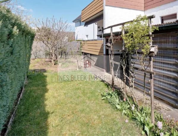 Immobilie in Deizisau - Großes Zwei- oder Einfamilienhaus mit Fernwärme und viel Freiraum - Bild 2