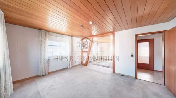 Immobilie in Deizisau - Großes Zwei- oder Einfamilienhaus mit Fernwärme und viel Freiraum - Bild 3