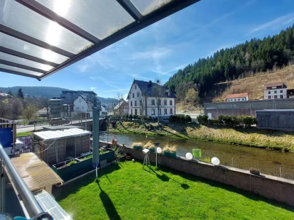 Immobilie in Vöhrenbach - Großzügige 5-Zimmer-Wohnung mit Südbalkon, Garage und modernem Wohnkomfort - Bild 0