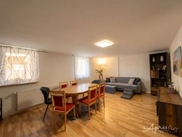 Immobilie in Vöhrenbach - Großzügige 5-Zimmer-Wohnung mit Südbalkon, Garage und modernem Wohnkomfort - Bild 2