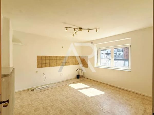 Immobilie in Jülich - Zweifamilienhaus mit drei Garagen und attraktiven Nutzungsmöglichkeiten in zentraler Lage von Jülich - Bild 2