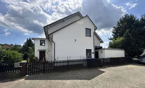 Immobilie in Braunschweig - Aus alt macht neu I Kompaktes ZFH in ruhiger Lage mit viel Wohnfläche und schönem Grundstück - Bild 2