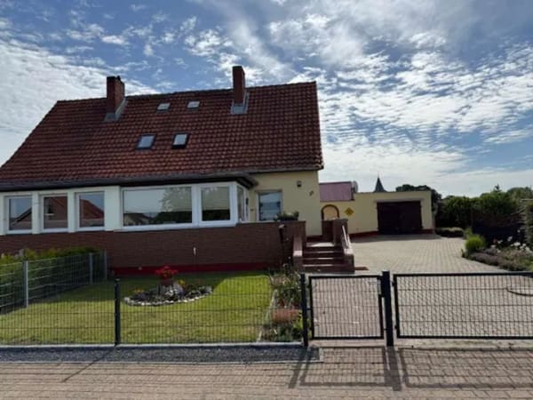 Immobilie in Kalkhorst - Dicht am Ostseestrand - DHH mit Potenzial in Kalkhorst - Bild 1