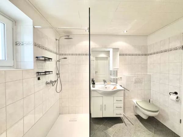Immobilie in Weyhe - Attraktives 3-Parteienhaus in Weyhe: 297m² Wohnfläche,  großes Grundstück & sofort verfügbar - Bild 4