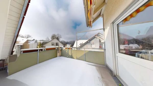 Immobilie in Wangen im Allgäu - Großzügige Eigentumswohnung mit bis zu 6 nutzbaren Zimmern, 2 Balkonen und TG-Stellplatz - Bild 3