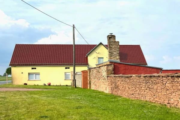 Immobilie in Wettin-Löbejün - Privatsphäre & viele Möglichkeiten -Haus in Alleinlage mit großem Grundstück zw. Merbitz und Löbejün - Bild 0
