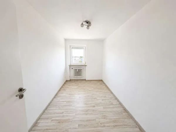 Immobilie in Neuried - Über den Dächern von Neuried – lichtdurchflutete 3-Zimmer-Wohnung mit großzügigem Balkon - Bild 3