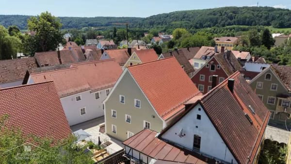 Immobilie in Berching - Energieeffizient saniertes Stadtjuwel in direkter Zentrumslage von Berching (Naturpark Altmühltal) - Bild 3
