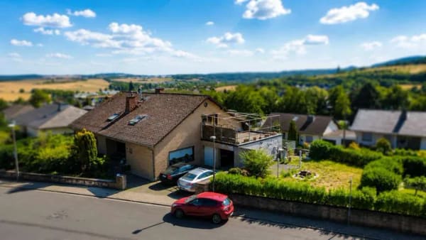 Immobilie in Mendig - Gepflegtes Mehrfamilienhaus mit drei vermieteten Wohneinheiten und 280 qm Wohnfläche in Thür - Bild 0