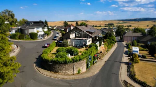 Immobilie in Mendig - Gepflegtes Mehrfamilienhaus mit drei vermieteten Wohneinheiten und 280 qm Wohnfläche in Thür - Bild 3