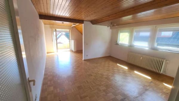 Immobilie in Bad Herrenalb - +++ Schönes 1,5 Zi.-Appartment auf ca. 38 qm Wfl. mit Balkon, tollem Ausblick & Garage +++ - Bild 0