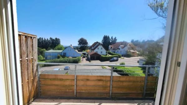 Immobilie in Bad Herrenalb - +++ Schönes 1,5 Zi.-Appartment auf ca. 38 qm Wfl. mit Balkon, tollem Ausblick & Garage +++ - Bild 2