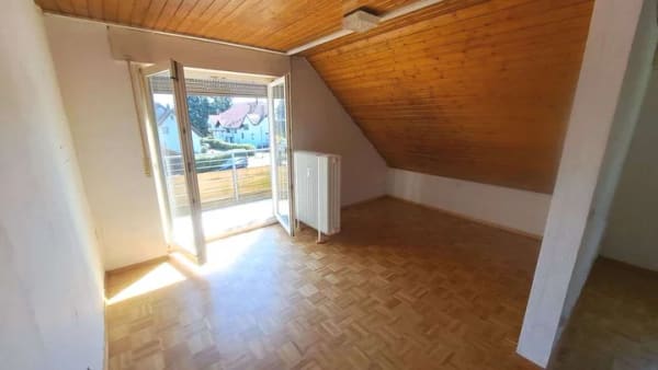 Immobilie in Bad Herrenalb - +++ Schönes 1,5 Zi.-Appartment auf ca. 38 qm Wfl. mit Balkon, tollem Ausblick & Garage +++ - Bild 4