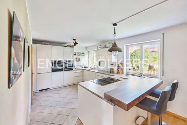 Immobilie in Sulzemoos - Familienfreundliches Einfamilienhaus mit Doppelgarage und sonnigem Garten - Bild 2