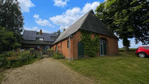 Immobilie in Wangels - Reiterparadies nahe Weißenhäuser Strand – Pferdehof mit Weiden, Stallungen und PV-Anlage - Bild 1