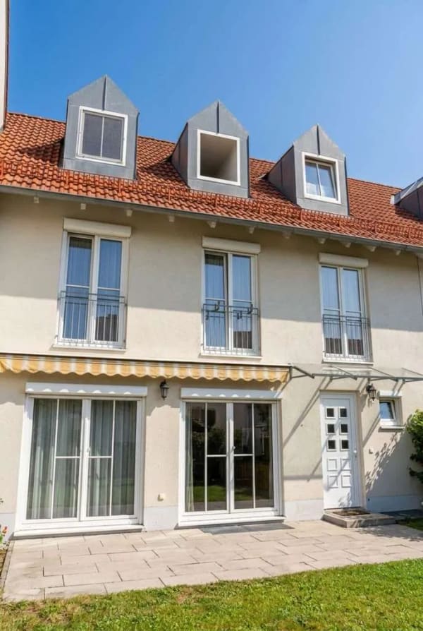 Immobilie in Neubiberg - Zum Wohlfühlen: charmantes Familienhaus mit Potenzial in Neubiberg, Garten & Garage - Bild 0