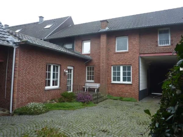 Immobilie in Übach-Palenberg - Wohnhaus/ehemaliges Bauernhaus in Übach-Palenberg - Bild 1