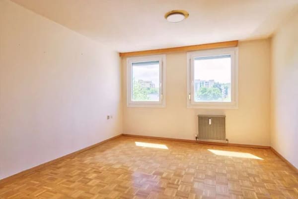 Immobilie in Winnenden - Barrierefreie 4 Zimmerwohnung mit modernisiertem Tageslichtbad und Garage - Bild 4
