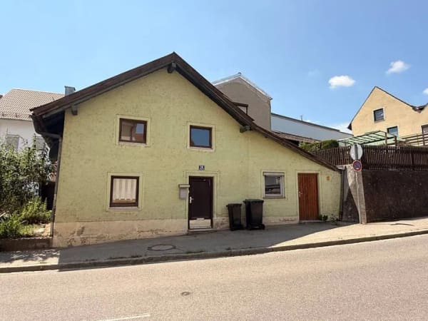 Immobilie in Vilsbiburg - Kleines Stadthaus mit viel Potential in guter Lage - Bild 0