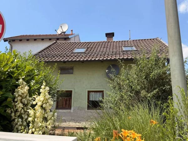 Immobilie in Vilsbiburg - Kleines Stadthaus mit viel Potential in guter Lage - Bild 1