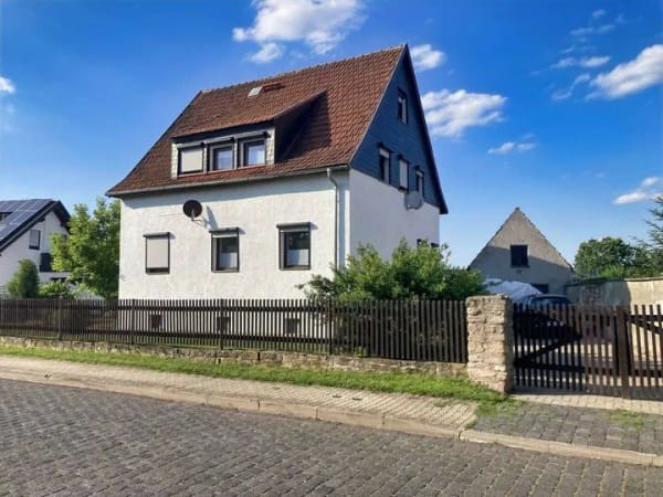 Immobilie in Sangerhausen - Viel Platz zum Wohnen und Entfalten ! - Bild 1
