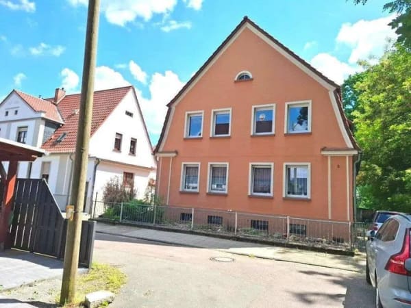 Immobilie in Zerbst/Anhalt - Attraktives 2-Fam.-Haus in Top Wohnlage von Zerbst ! - Bild 1
