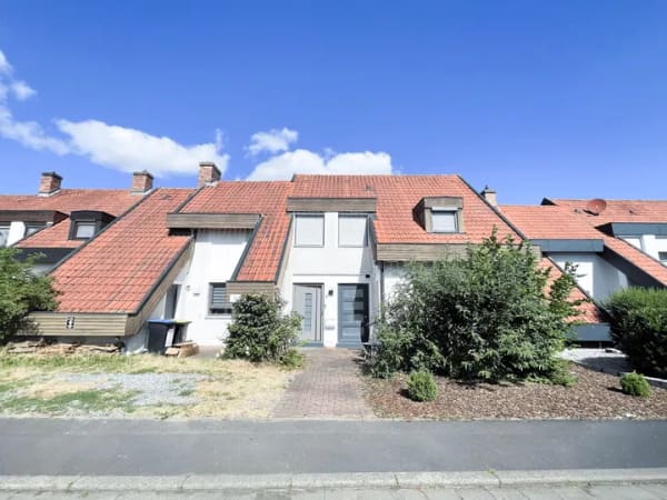 Immobilie in Röthlein - Modernisiertes Reihenmittelhaus mit vermieteter Einliegerwohnung in 97520 Röthlein – Ideal für Familien oder Kapitalanleger - Bild 0