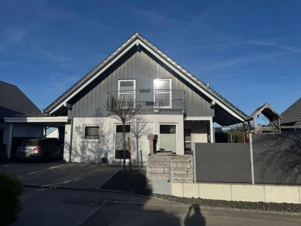 Immobilie in Ofterdingen - Freistehendes EFH mit 5 Zimmern und Solaranlage in ruhiger Lage von Ofterdingen - Bild 1