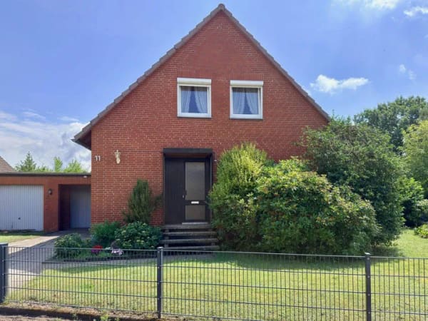 Immobilie in Reppenstedt - Freistehendes Einfamilienhaus mit großem Garten und Doppelgarage in Reppenstedt - Bild 0