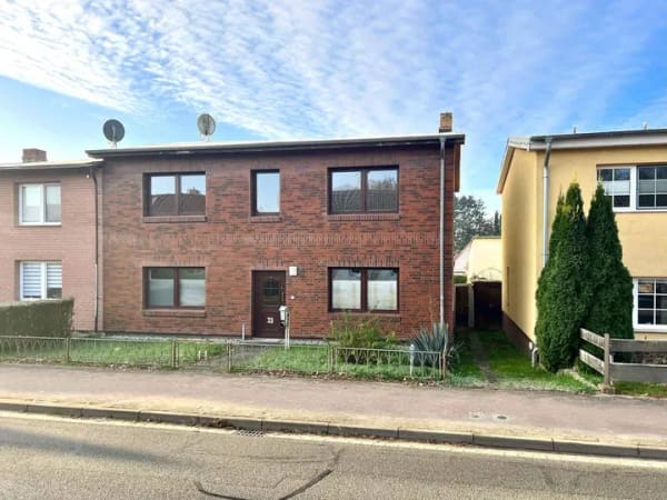 Immobilie in Dummerstorf - Wohnen vor den Toren Rostocks: DHH in Kessin nahe der Warnow, ca. 148 m² Wfl., 705 m² Grdst! - Bild 0