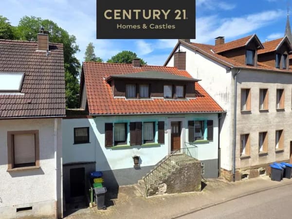 Immobilie in Sulzbach/Saar - Charmantes beidseitig angebautes Einfamilienhaus mit großem Garten in ruhiger Lage von Sulzbach - Bild 0