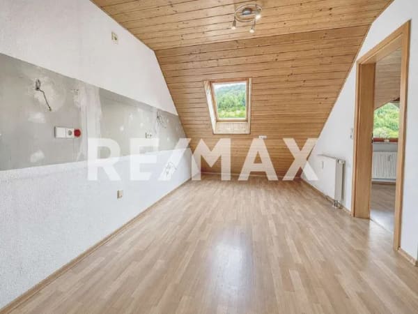 Immobilie in Nusplingen - RE/MAX: Viel Platz zum Top-Preis: Großzügige 6-Zi.-ETW in Nusplingen - sofort bezugsfrei! - Bild 4