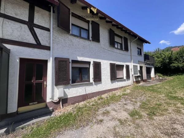 Immobilie in Gernsbach - Historischer Charme! Denkmalgeschütztes Fachwerkhaus, mit zwei Wohneinheiten und zusätzlichem Baupot - Bild 2