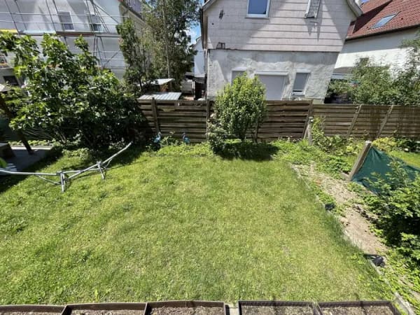 Immobilie in Reichenbach an der Fils - Wohnen mit vielen Möglichkeiten-2 Fam. Haus mit Garten und Garage - Bild 0