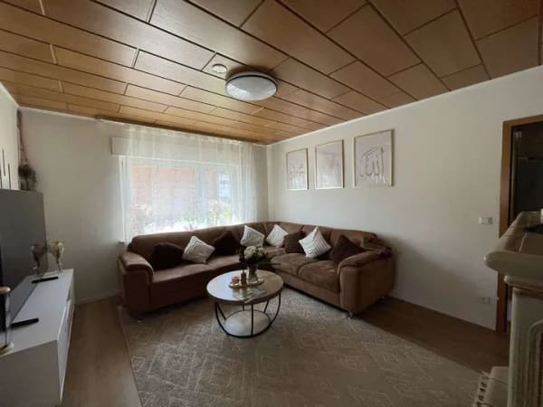 Immobilie in Reichenbach an der Fils - Wohnen mit vielen Möglichkeiten-2 Fam. Haus mit Garten und Garage - Bild 3