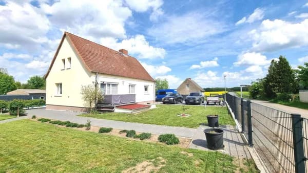 Immobilie in Utzedel - ***Gepflegtes Einfamilienhaus mit ca.1.014 m² GST , Pool, Garage, Hühnerstall, Gemüsegarten ca. 1 - Bild 1