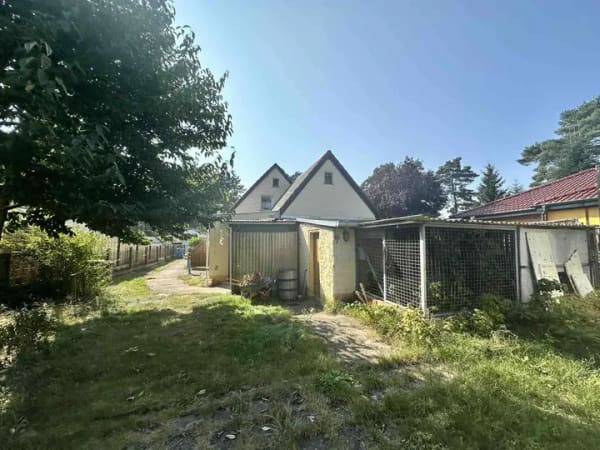 Immobilie in Bernau - Ruhig gelegenes Grundstück mit sanierungsbedürftigen EFH - Bild 2