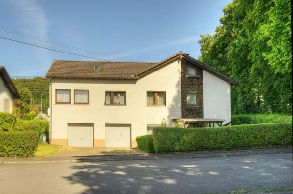 Immobilie in Bad Marienberg (Westerwald) - Familienfreundliches Einfamilienhaus mit Doppelgarage und großem Platzangebot ! - Bild 0