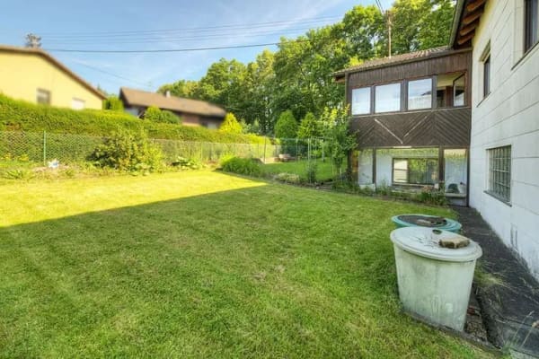 Immobilie in Bad Marienberg (Westerwald) - Familienfreundliches Einfamilienhaus mit Doppelgarage und großem Platzangebot ! - Bild 3